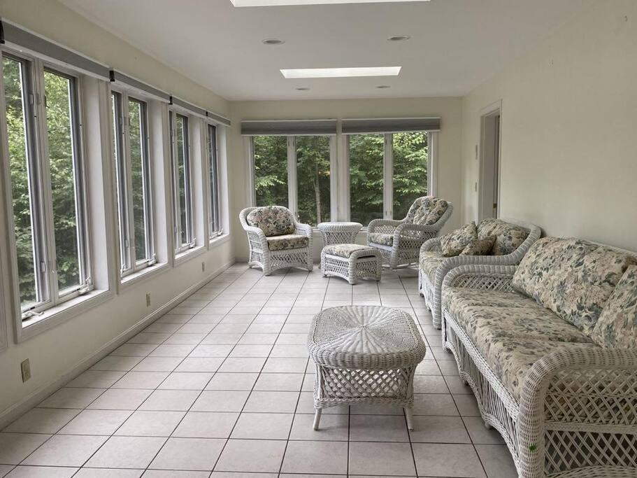 Beautiful Spacious Home W/ Game Room. Gilford Exteriér fotografie