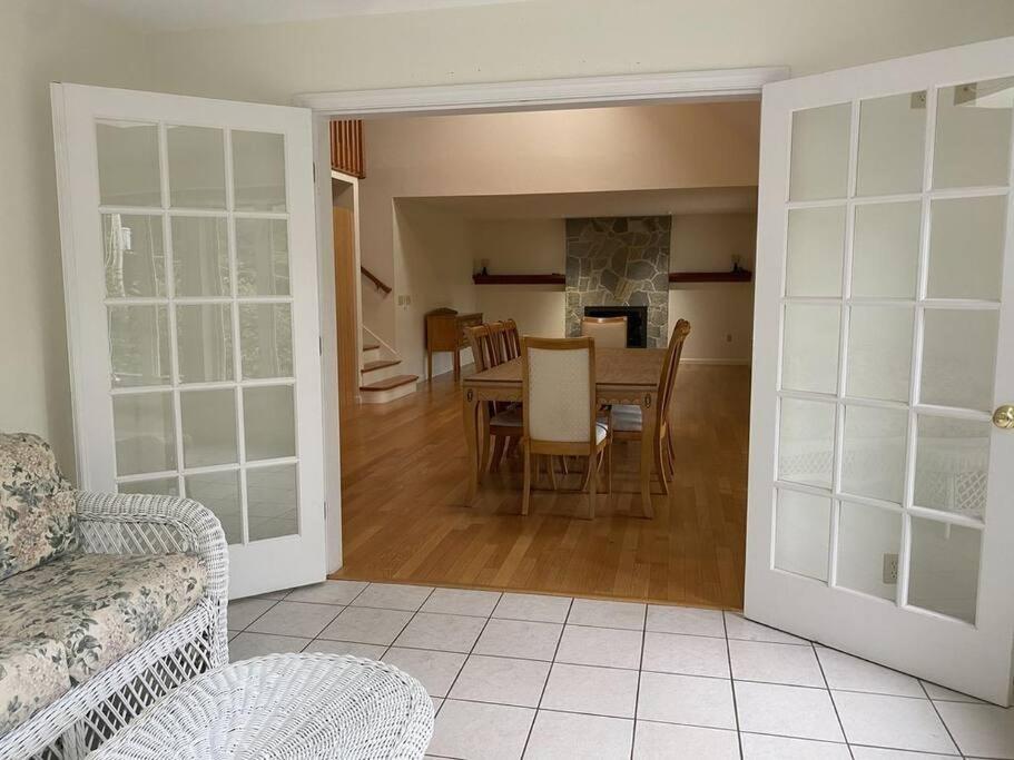Beautiful Spacious Home W/ Game Room. Gilford Exteriér fotografie