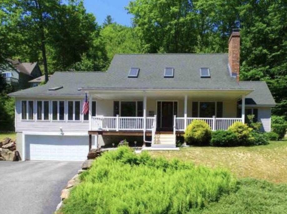 Beautiful Spacious Home W/ Game Room. Gilford Exteriér fotografie